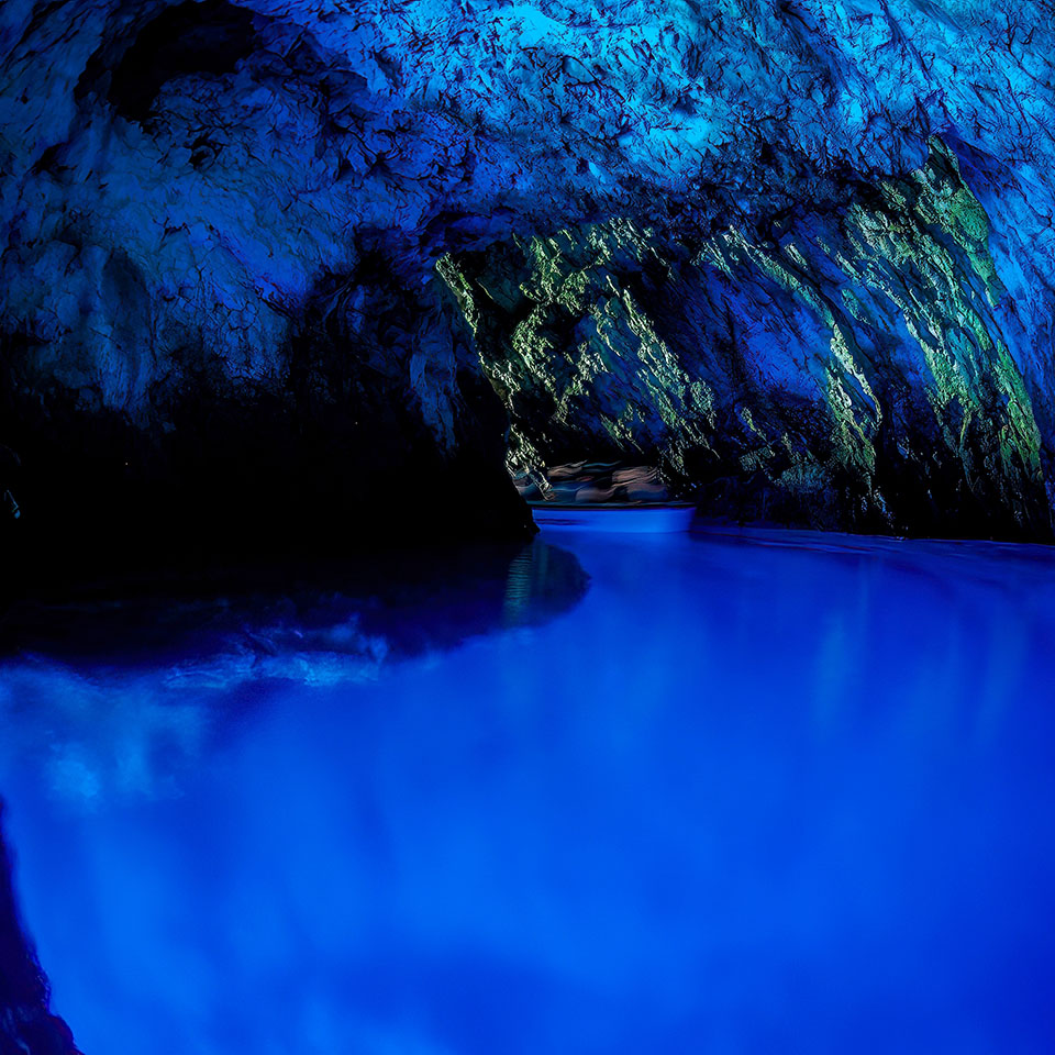 bisevo island blue cave