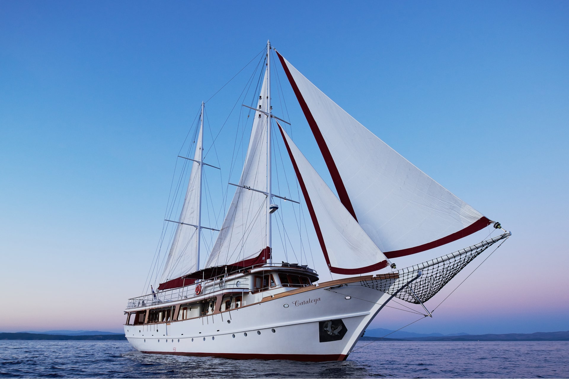 Luxury mini cruiser Cataleya for charter in Croatia
